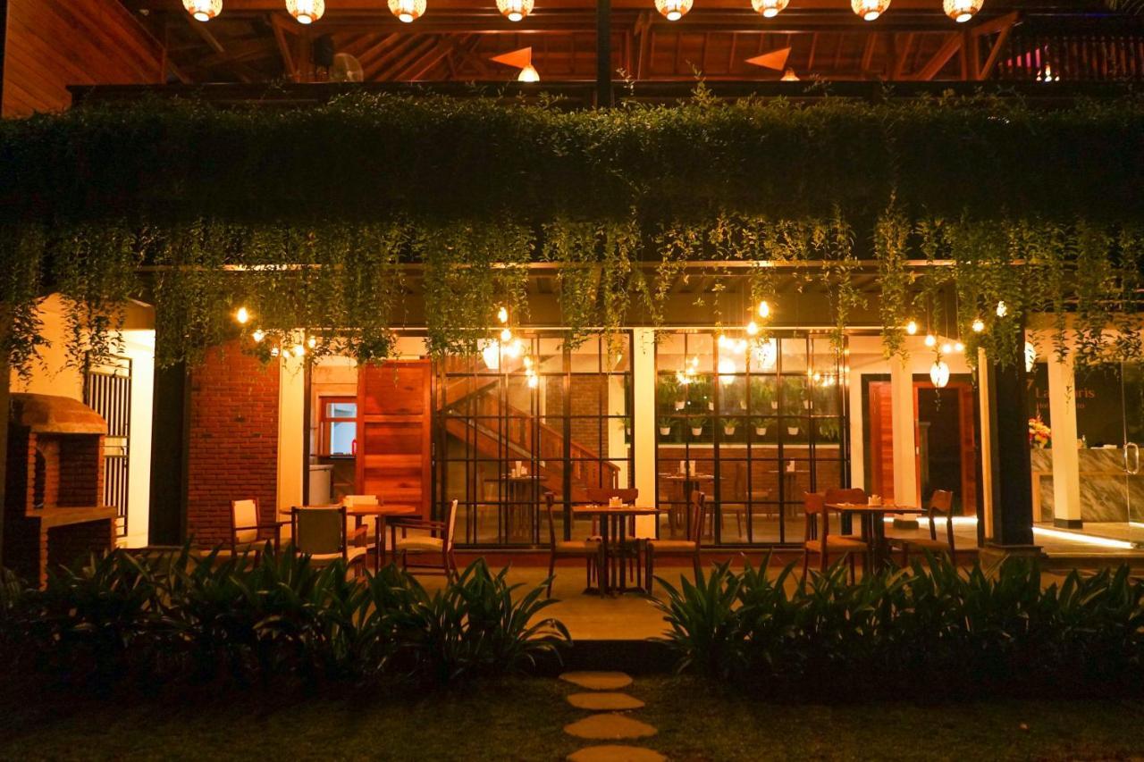 La'Villaris Hotel & Resto Kuta  Buitenkant foto